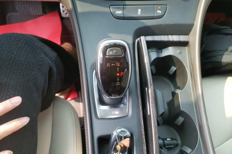 Used Buick LaCrosse 2016 Revised 20T Leading Edition Gear Lever