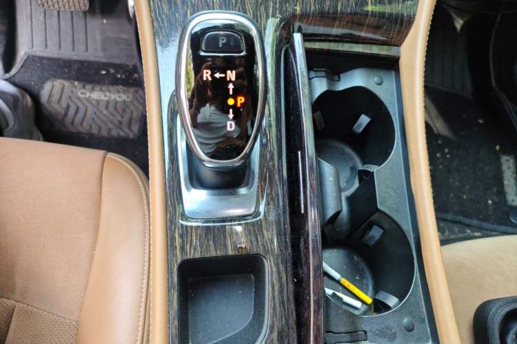Used Buick LaCrosse 2016 20T Elite Edition Gear Lever