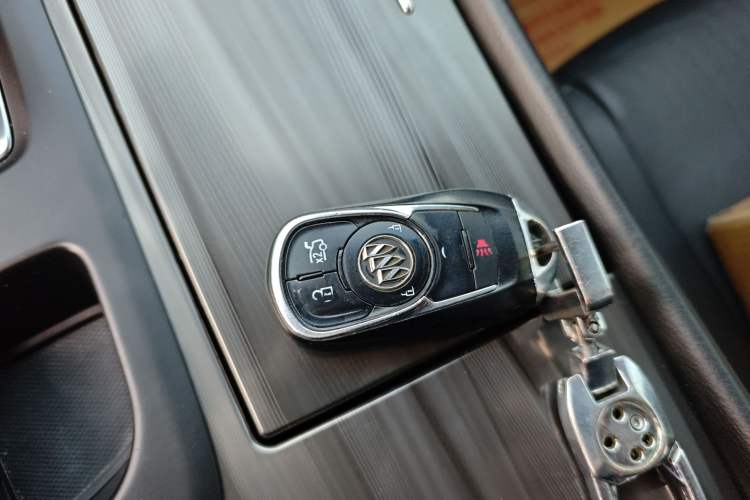 Used Buick LaCrosse 2016 Revised Version 28T Elite Edition Interior 1