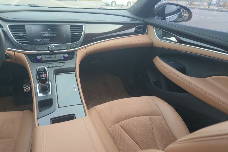 Used Buick LaCrosse 2016 28T Luxury Version Interior 2