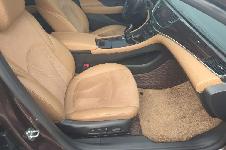 Used Buick LaCrosse 2016 28T Luxury Version Interior 5