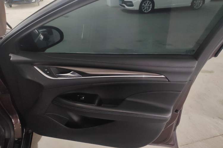 Used Buick LaCrosse 2016 Revised Version 28T Elite Edition Interior 5