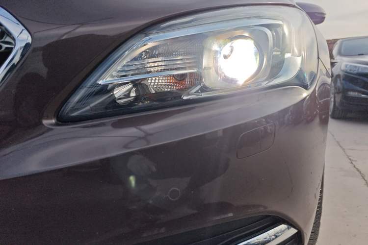 Used Buick LaCrosse 2016 Revised Version 28T Elite Edition Left Front Headlight
