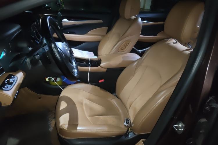 Used Buick LaCrosse 2016 28T Luxury Version Left Front Seat