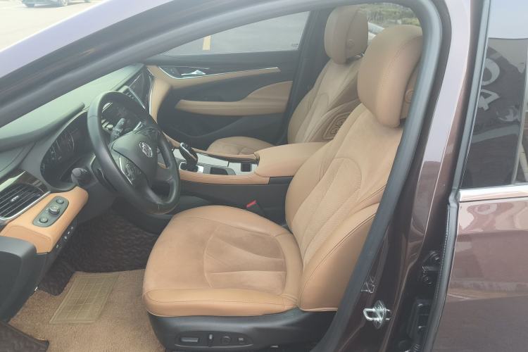 Used Buick LaCrosse 2016 28T Luxury Version Left Front Seat