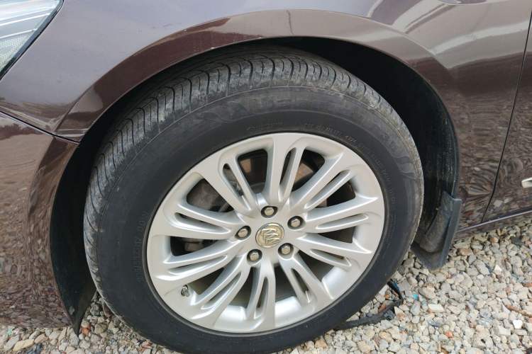 Used Buick LaCrosse 2016 20T Elite Edition Left Front Wheel Hub