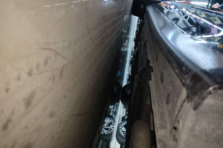 Used Buick LaCrosse 2016 Revised Version 28T Elite Edition Left Side Sill