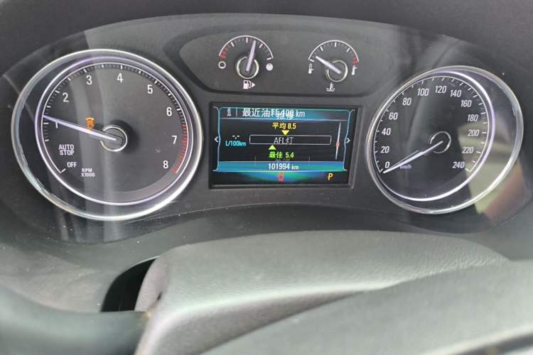 Used Buick LaCrosse 2016 20T Elite Edition Odometer Close Up