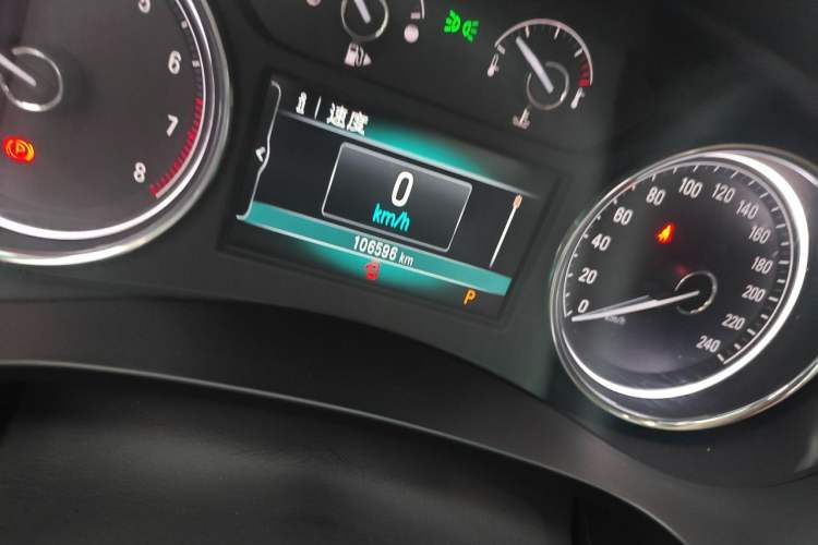 Used Buick LaCrosse 2016 28T Premium Edition Odometer Close Up