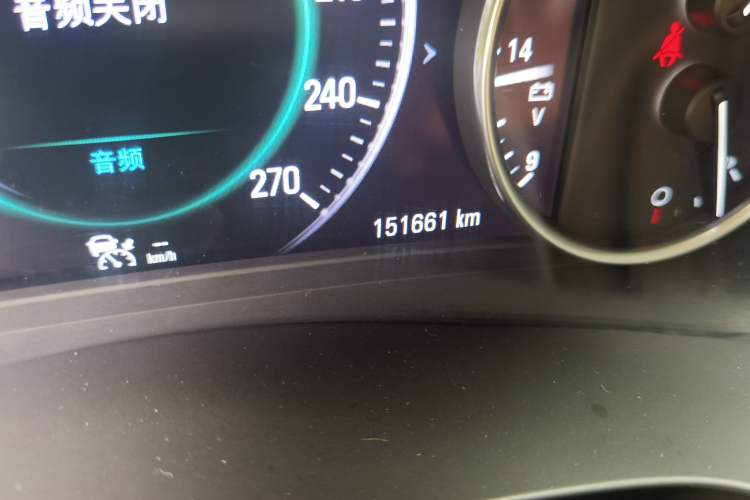 Used Buick LaCrosse 2016 20T Luxury Model Odometer Close Up