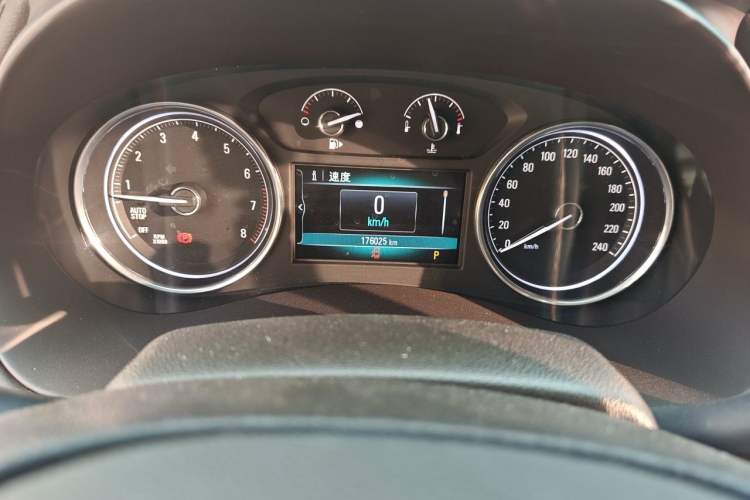 Used Buick LaCrosse 2016 Revised 20T Leading Edition Odometer Close Up