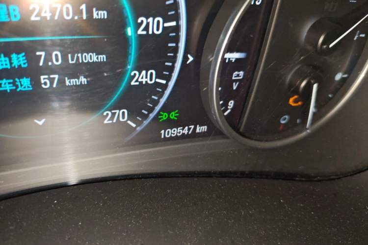 Used Buick LaCrosse 2016 20T Luxury Model Odometer Close Up