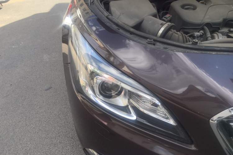 Used Buick LaCrosse 2016 20T Luxury Model Right Front Headlight