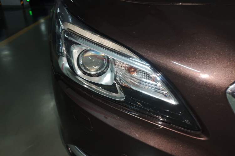 Used Buick LaCrosse 2016 20T Luxury Model Right Front Headlight