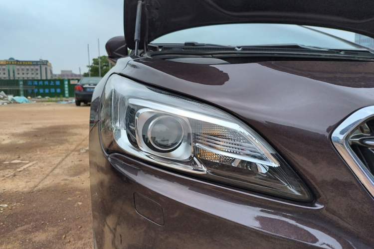 Used Buick LaCrosse 2016 20T Elite Edition Right Front Headlight