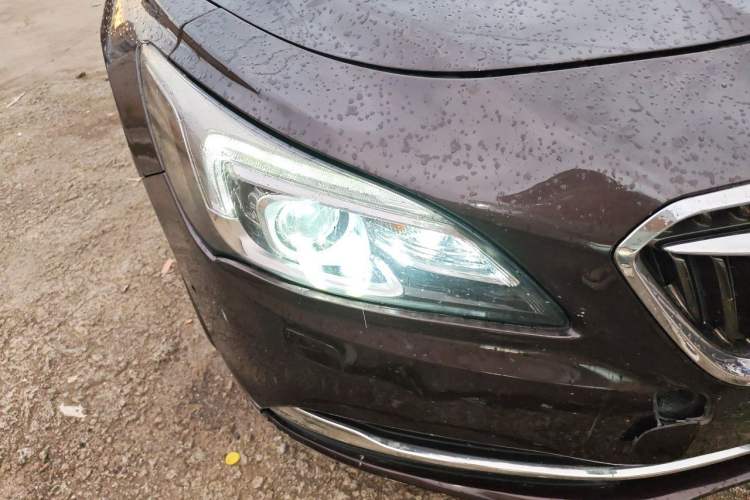 Used Buick LaCrosse 2016 20T Luxury Model Right Front Headlight
