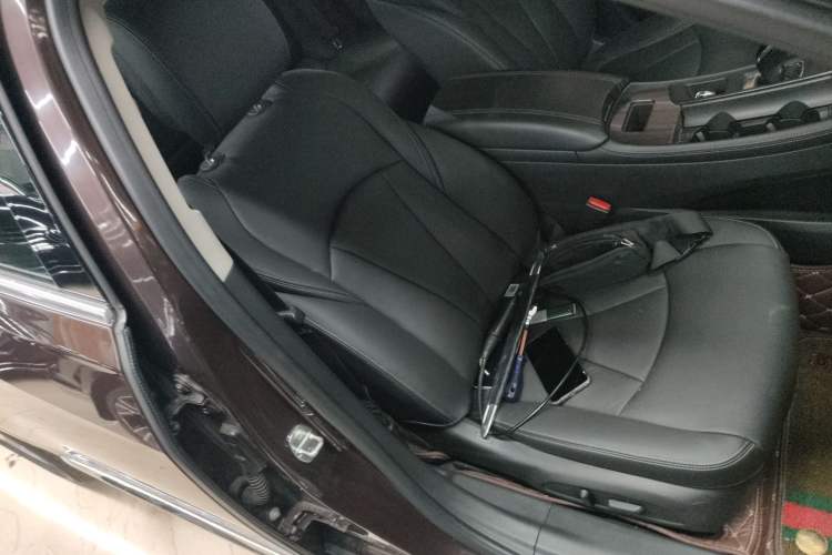 Used Buick LaCrosse 2016 Revised Version 28T Elite Edition Right Front Seat