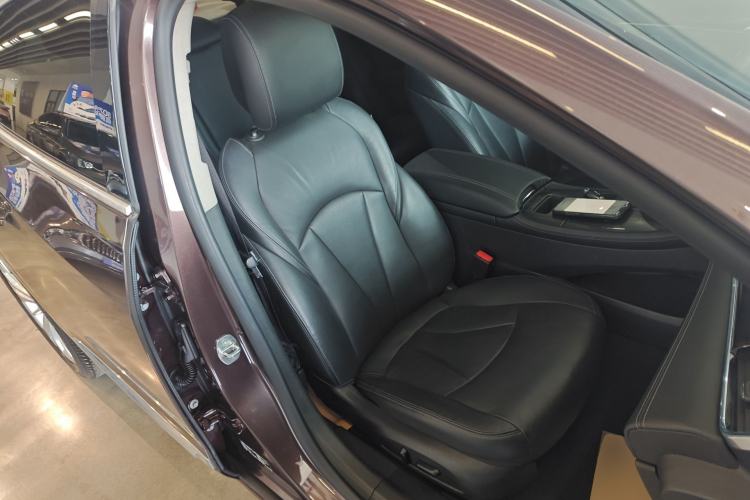 Used Buick LaCrosse 2016 Revised Version 28T Elite Edition Right Front Seat