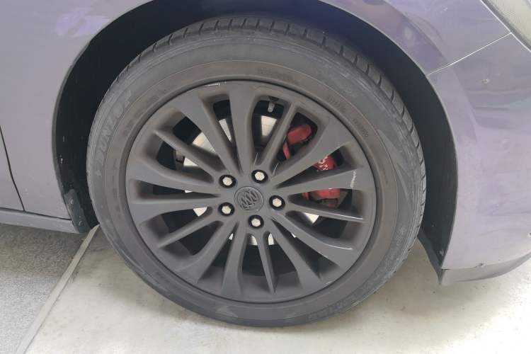 Used Buick LaCrosse 2016 Revised Version 28T Elite Edition Right Front Wheel Hub