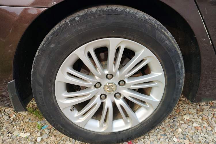 Used Buick LaCrosse 2016 20T Elite Edition Right Rear Wheel Hub