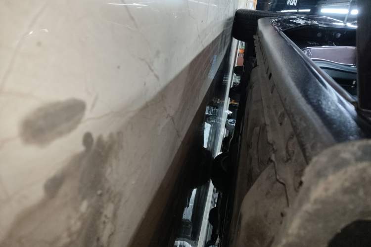Used Buick LaCrosse 2016 Revised Version 28T Elite Edition Right Side Sill