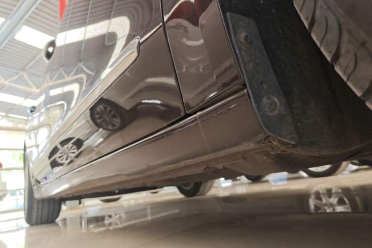Used Buick LaCrosse 2016 20T Elite Edition Right Side Sill