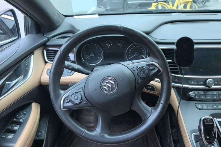 Used Buick LaCrosse 2016 28T Premium Edition Steering Wheel