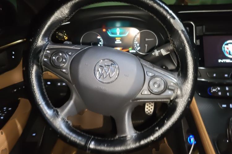 Used Buick LaCrosse 2016 28T Luxury Version Steering Wheel