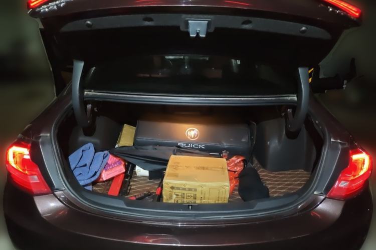 Used Buick LaCrosse 2016 28T Luxury Version Trunk