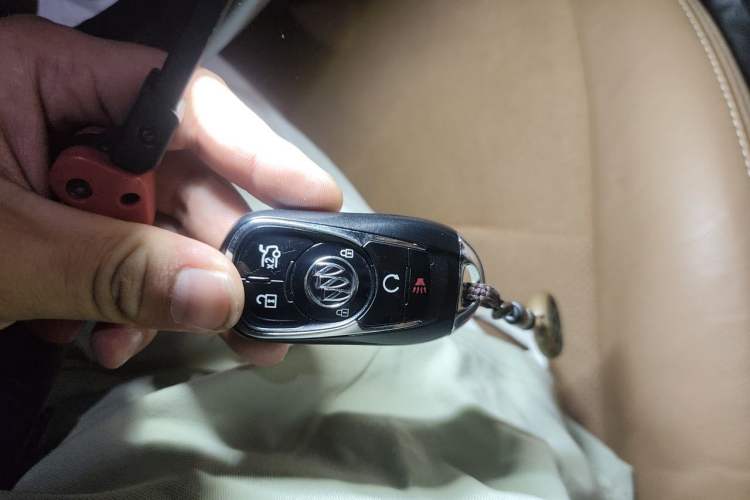 Used Buick LaCrosse 2016 20T Luxury Model Vehicle Key