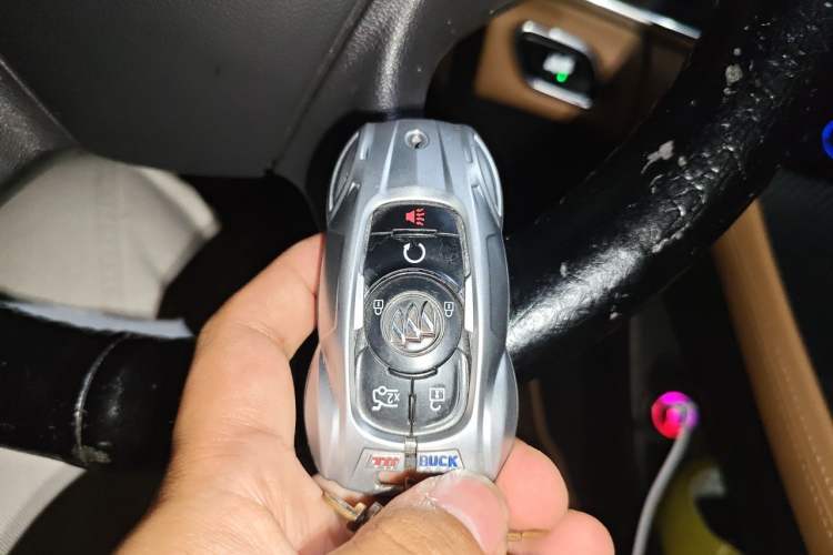 Used Buick LaCrosse 2016 28T Luxury Version Vehicle Key