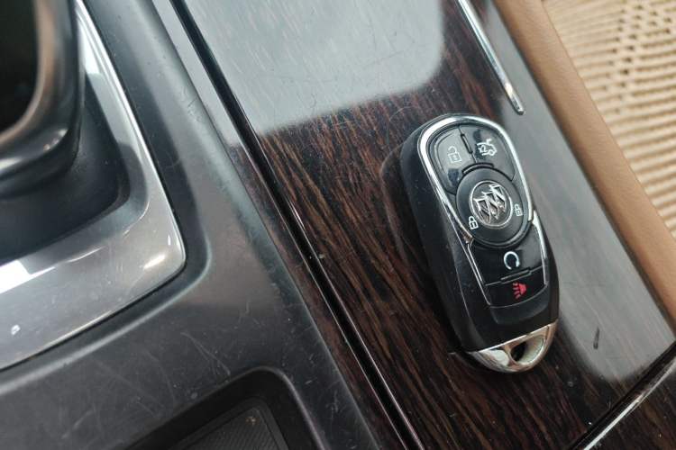 Used Buick LaCrosse 2016 28T Premium Edition Vehicle Key