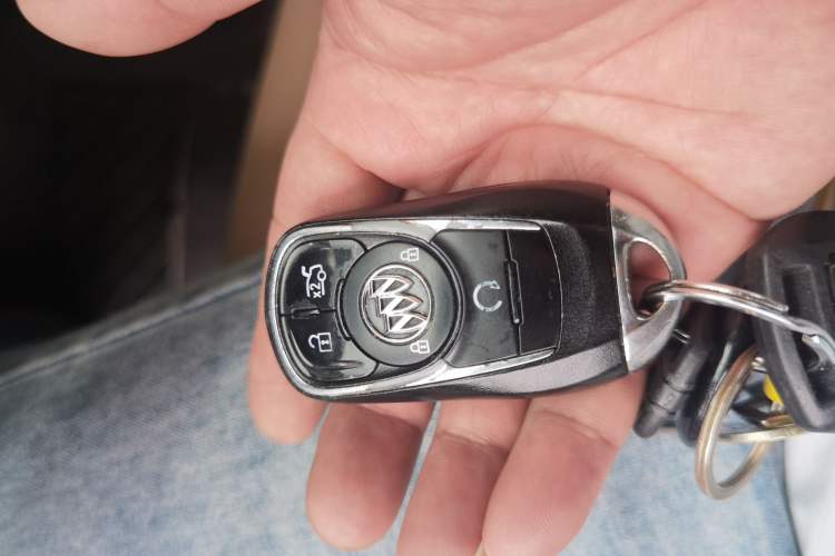 Used Buick LaCrosse 2016 20T Luxury Model Vehicle Key