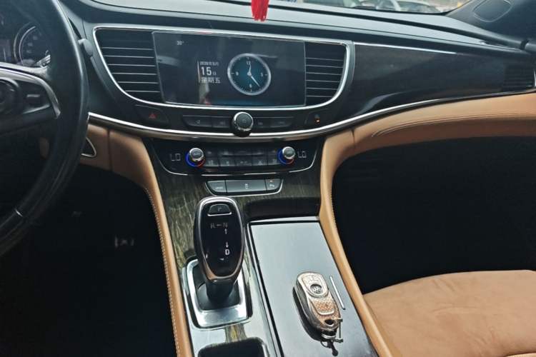 Used Buick LaCrosse 2016 20T Elite Edition Audio And AC Panel
