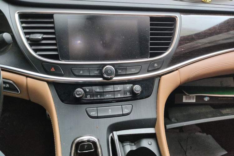 Used Buick LaCrosse 2016 20T Elite Edition Audio And AC Panel