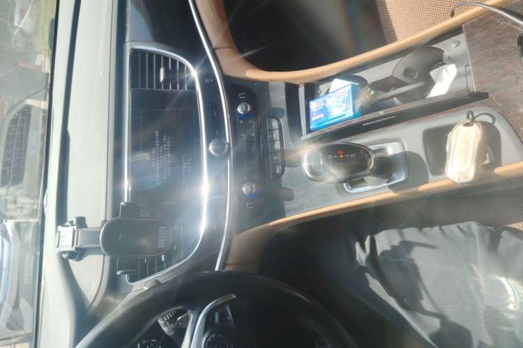 Used Buick LaCrosse 2016 20T Luxury Model Audio And AC Panel