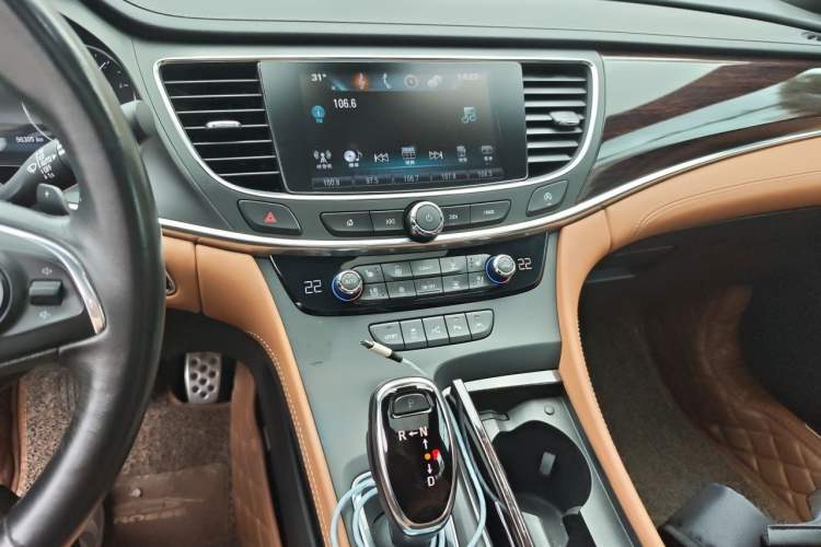 Used Buick LaCrosse 2016 20T Luxury Model Audio And AC Panel