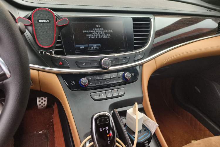 Used Buick LaCrosse 2016 28T Luxury Version Audio And AC Panel