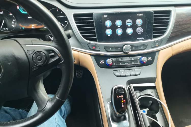 Used Buick LaCrosse 2016 20T Luxury Model Audio And AC Panel