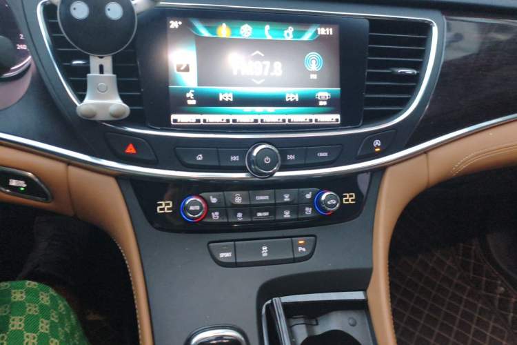 Used Buick LaCrosse 2016 20T Elite Edition Audio And AC Panel
