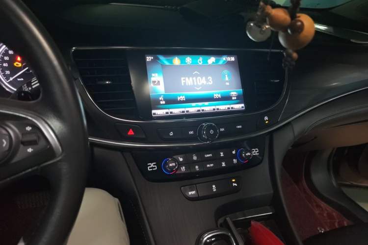 Used Buick LaCrosse 2016 20T Elite Edition Audio And AC Panel