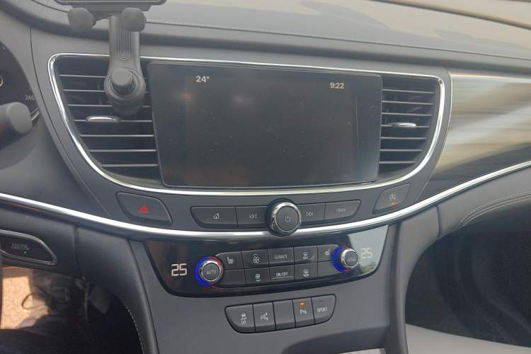 Used Buick LaCrosse 2016 Revised Version 28T Elite Edition Audio And AC Panel