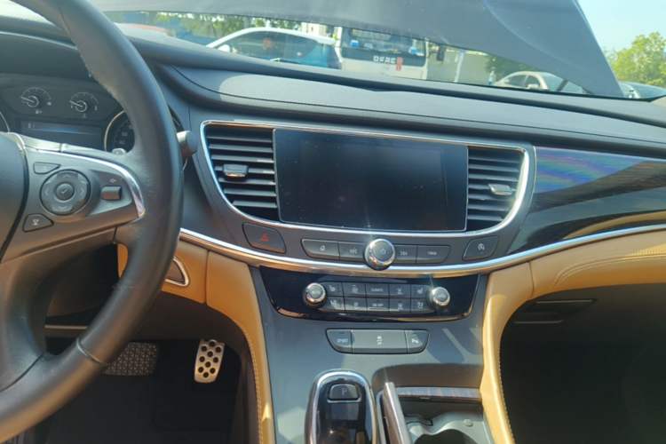 Used Buick LaCrosse 2016 20T Elite Edition Audio And AC Panel