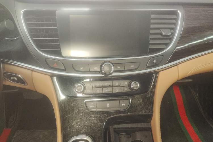 Used Buick LaCrosse 2016 20T Elite Edition Audio And AC Panel