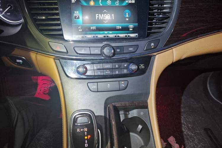 Used Buick LaCrosse 2016 20T Luxury Model Audio And AC Panel
