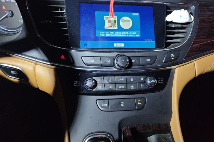 Used Buick LaCrosse 2016 20T Elite Edition Audio And AC Panel