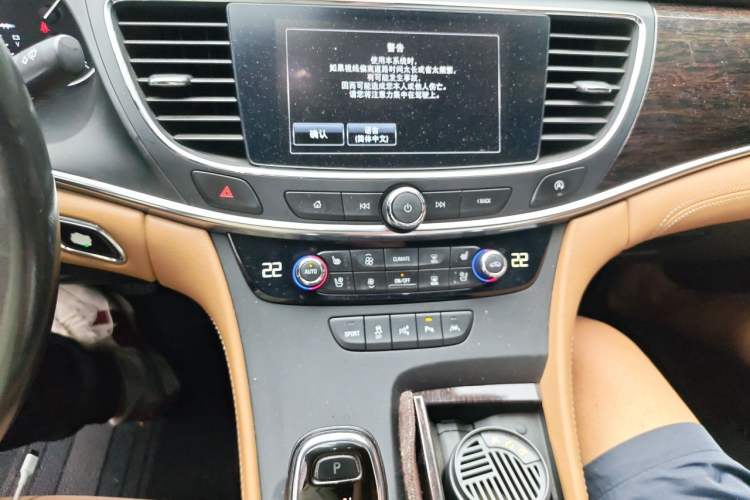 Used Buick LaCrosse 2016 20T Luxury Model Audio And AC Panel