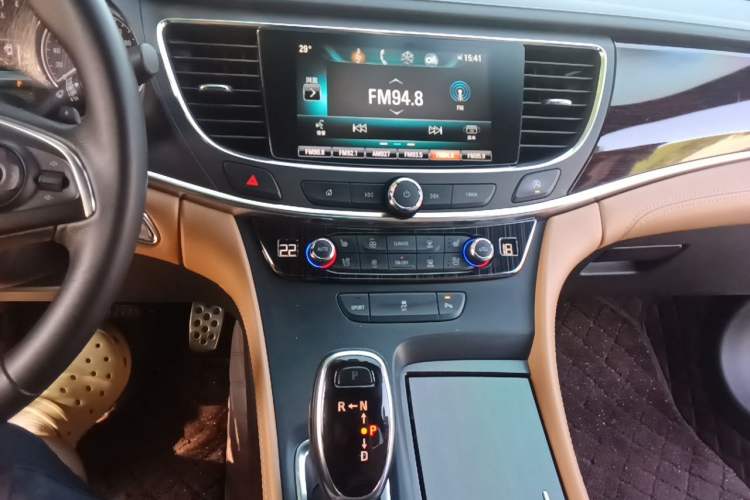 Used Buick LaCrosse 2016 20T Elite Edition Audio And AC Panel
