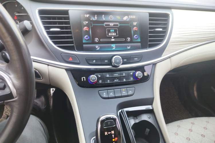 Used Buick LaCrosse 2016 30H Luxury Version Audio And AC Panel