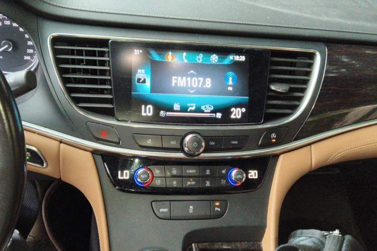 Used Buick LaCrosse 2016 20T Elite Edition Audio And AC Panel